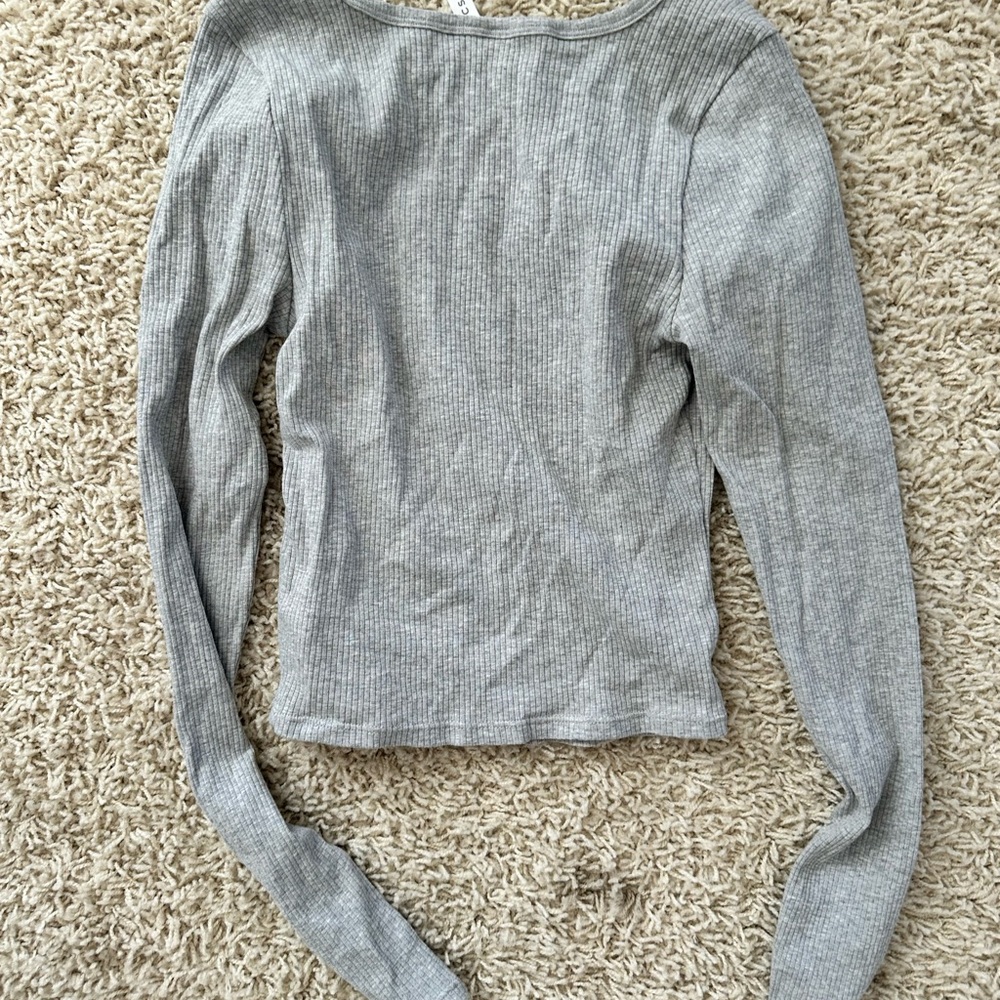 Fabletics Light Gray Ribbed Long Sleeve Top - Picture 2 of 2